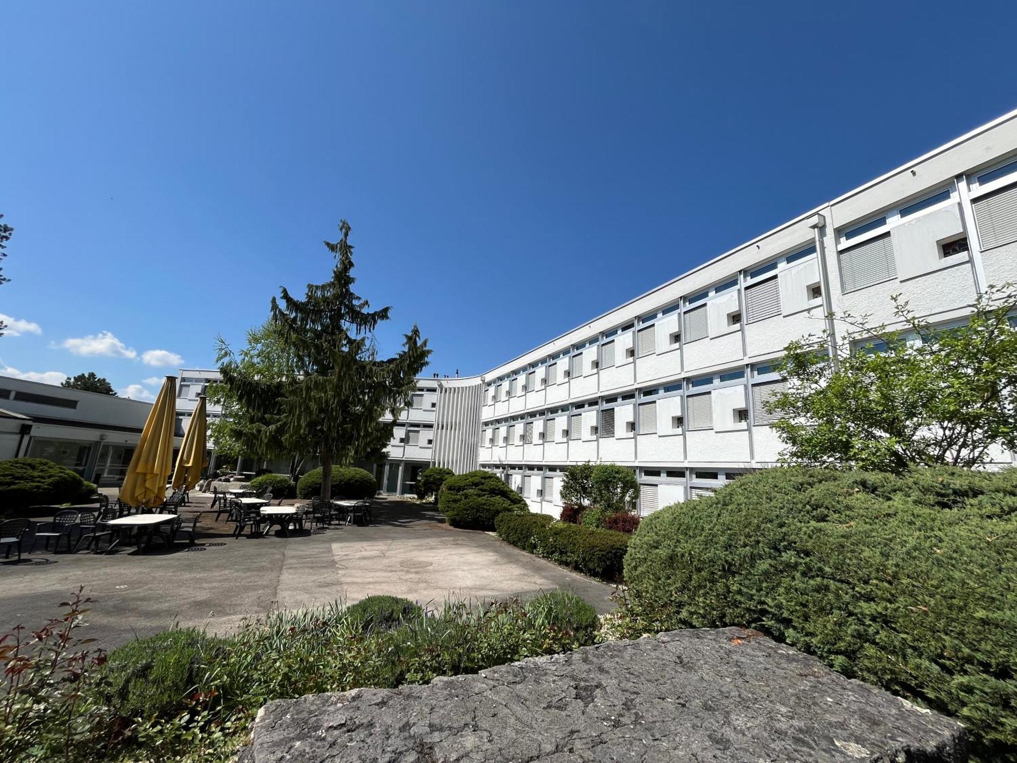 Hotel Centre Saint-Francois Делемон Экстерьер фото